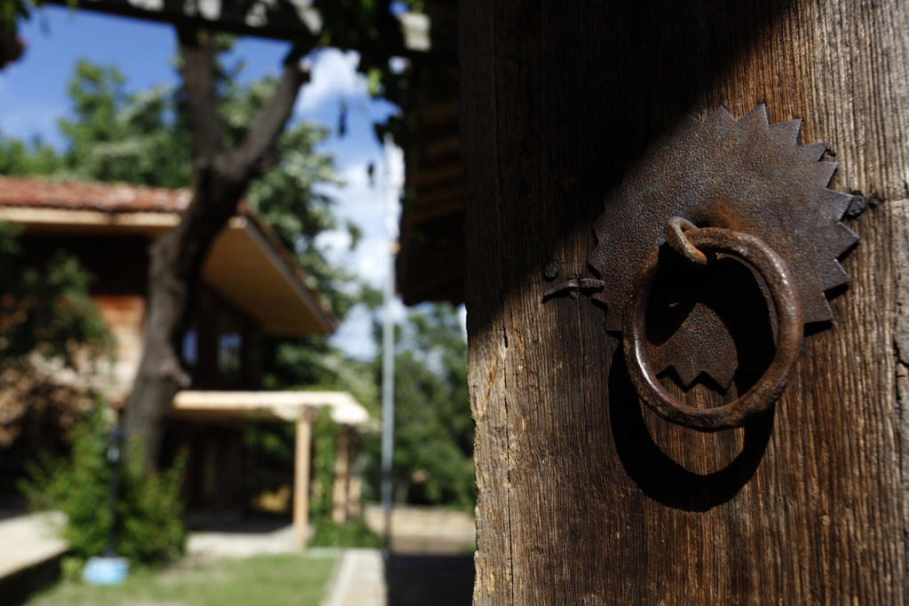 Guest Houses "Zlatna Oresha - Complex" Zheravna Exterior photo